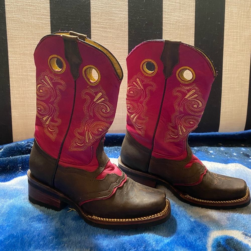 Western style women’s size 6 boots